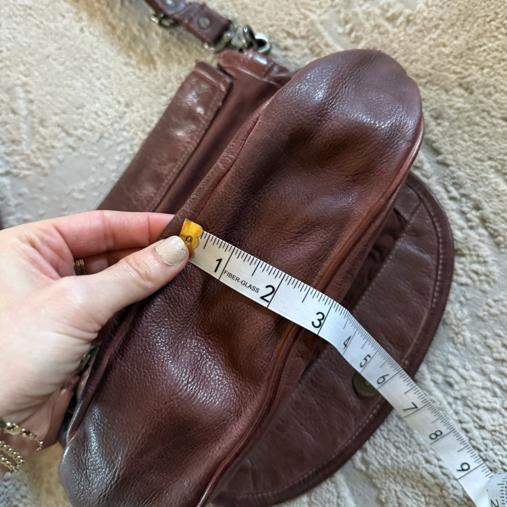 Old Trend Brown cognac leather crossbody bag tooled embossed Meadow Wind bag new - Picture 12 of 12